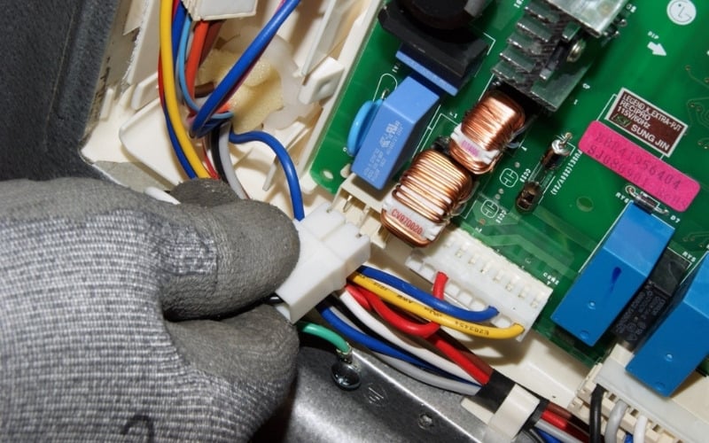 Frigidaire Refrigerator Beeping 5 Times &#8211; Troubleshooting Guide