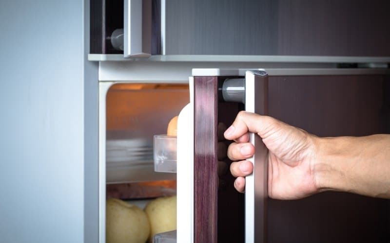 SAMSUNG Fridge Not Cooling and Lights Are Blinking? Here&#8217;s What The Cause and How To Fix It