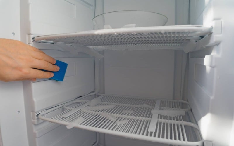 How To Fix &amp; Prevent Frost Build Up in Freezer? Why It Happens?