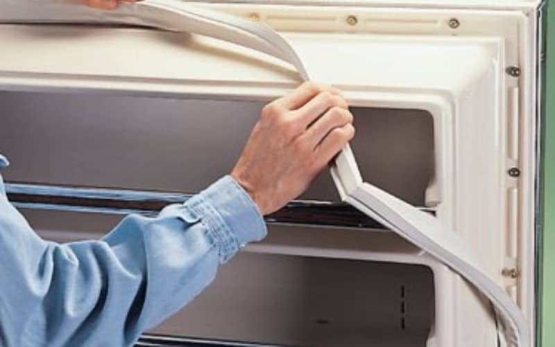 How To Reduce and Prevent Moisture in the Freezer?