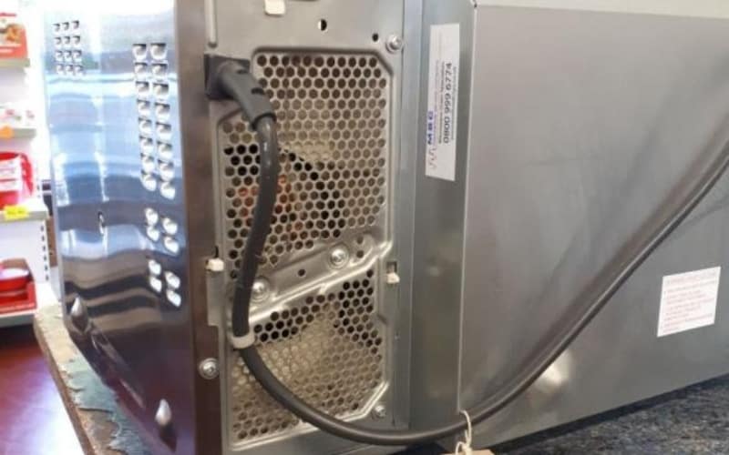 How To Stop Condensation / Sweating In The Microwave? &#8211; Troubleshooting Guide