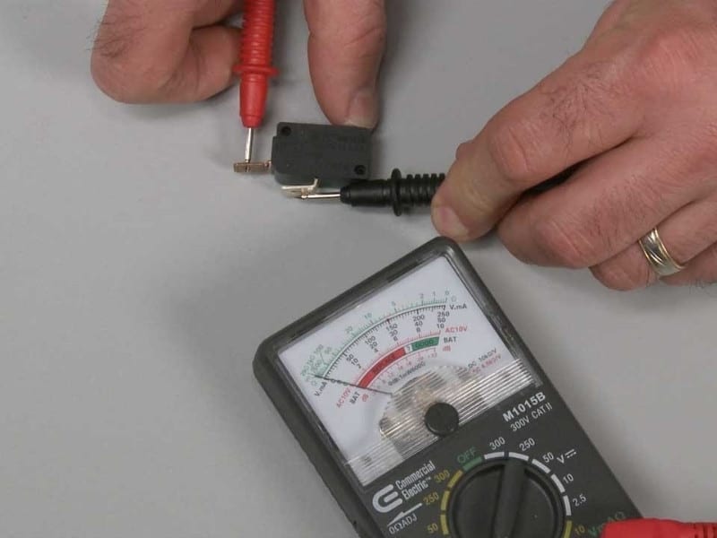 Why Microwave Light and Fan Stay On? &#8211; Troubleshooting Guide
