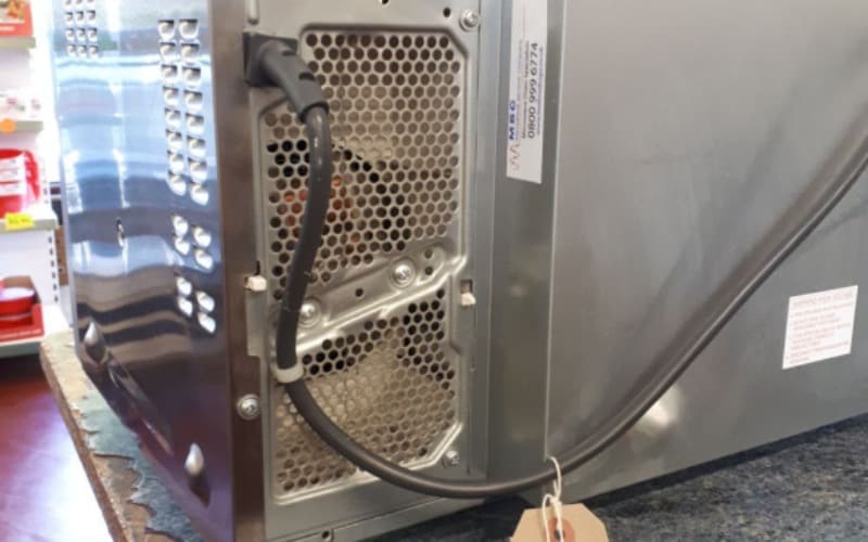 Why Kenmore Oven Shuts Off While Baking? How To Troubleshoot it?