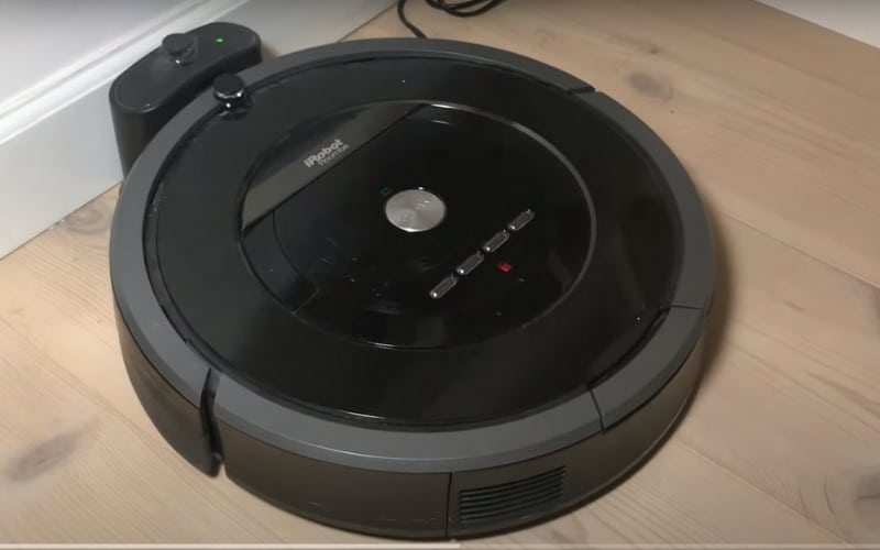 Roomba Flashing Red Trash Can. How To Clean?