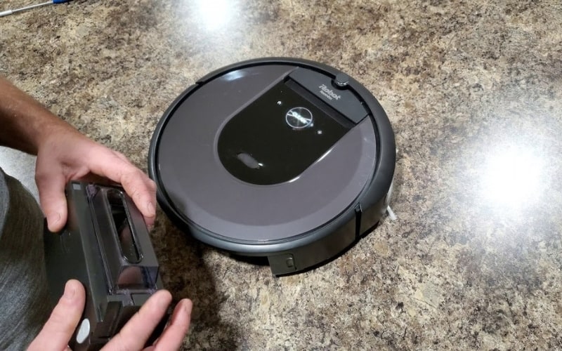 Roomba Flashing Red Trash Can. How To Clean?
