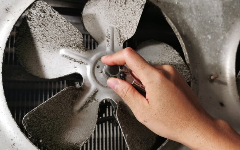 How To Fix Bathroom Fan Motor That is Loud And Noisy?