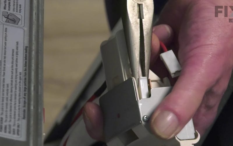 3 Reasons Why Amana Dishwasher Won&#8217;t Latch &#8211; How To Troubleshoot It?
