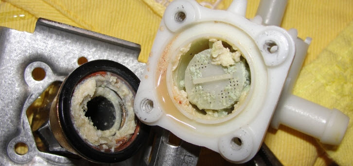 Washing Machine Keep Filling With Water When Turned OFF &#8211; How To Fix?