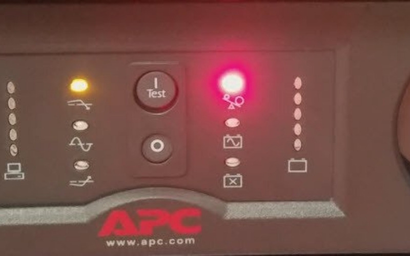 What Are UPS Battery Failure Symptoms?