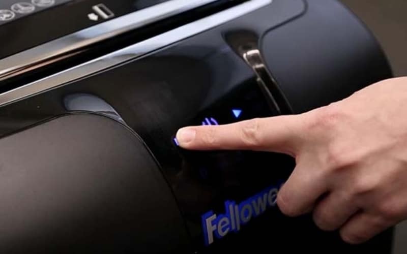 Jammed Paper Shredder Won&#8217;t Feed Paper.