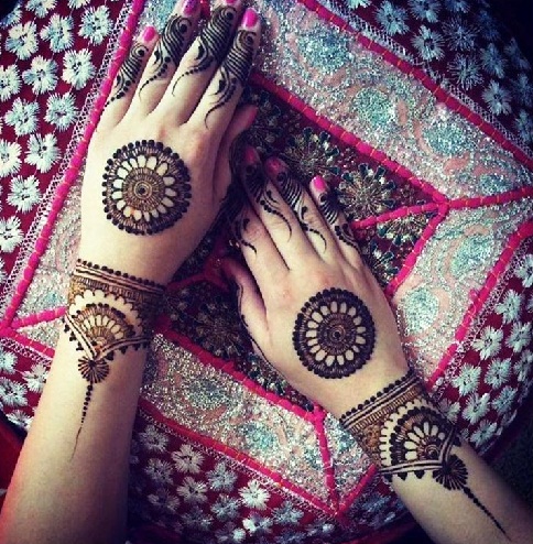 15 Latest Khafif Mehndi Designs and Its Specialities