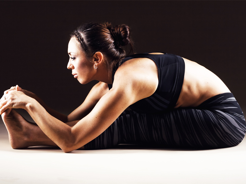 Paschimottanasana Yoga (Seated Forward Bend) - How To Do &amp; Benefits